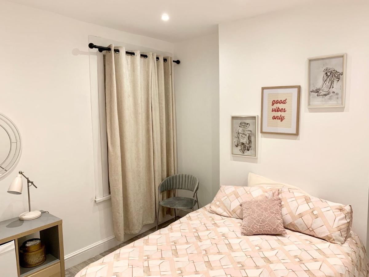 Modern 2 Bedroom Apartment With Private Garden Near Canary Wharf London Luaran gambar